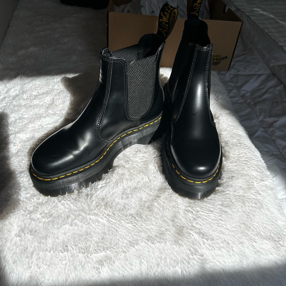 Excellent Condition Women’s Chelsea Boots by Doc Marten 

New without tags